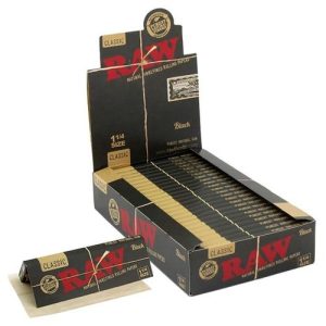 Raw Classic Black Rolling Papers 1 1/4